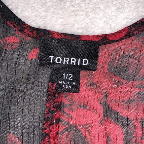 Torrid Floral Shirttail Flowy Kimono size 1/2 black silver red - Picture 9 of 12